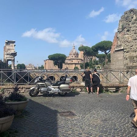 Casa Claudia ~ Rione Monti-Colosseo Rome Buitenkant foto